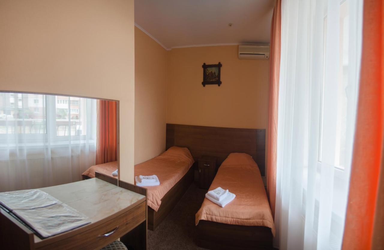 Galant Hotel Boryspilʼ Exterior foto